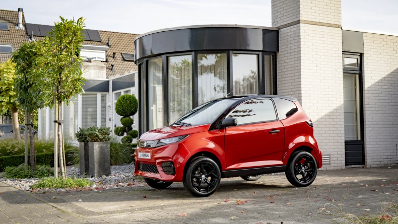 Ohne B F&uuml;hrerschein AIXAM-Fahrzeug City 34AV_RED_ECITSPO_PNG (2).jpg