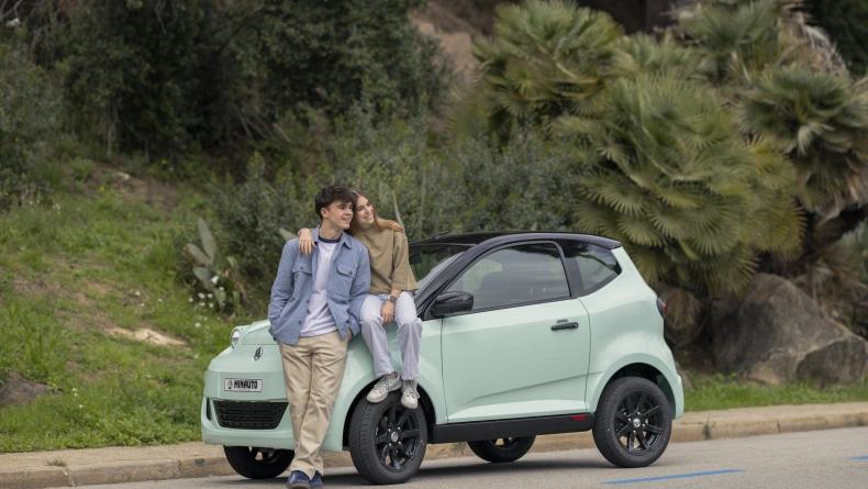 Ohne B F&uuml;hrerschein AIXAM-Fahrzeug e Minauto EBS06264 - Vert.jpg