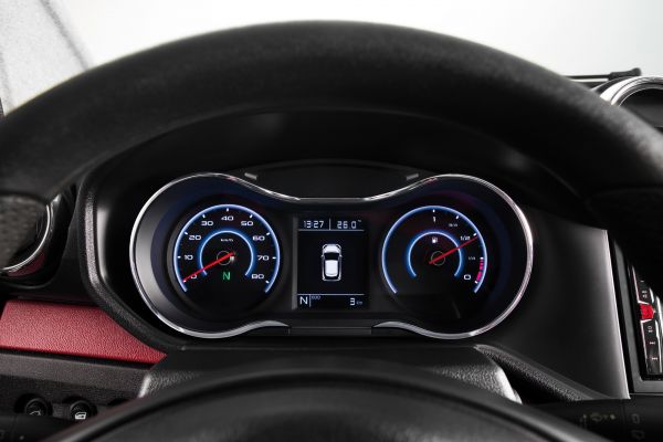 Ohne B Führerschein AIXAM-Fahrzeug Crossline MULTIA_DETZ_INTE_PremiumCompteurRapproche.jpg
